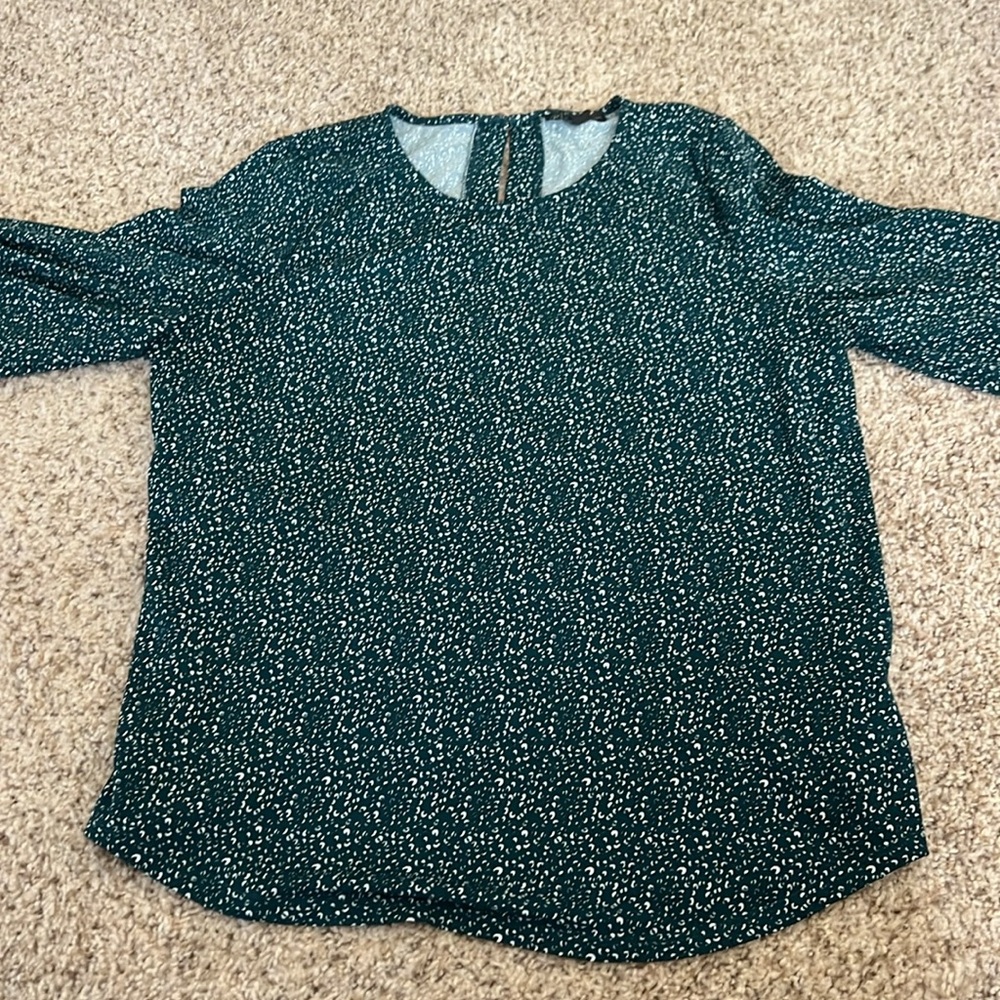 ⭐️ Firm Price ⭐️ Adrianna Papell blouse Medium Green